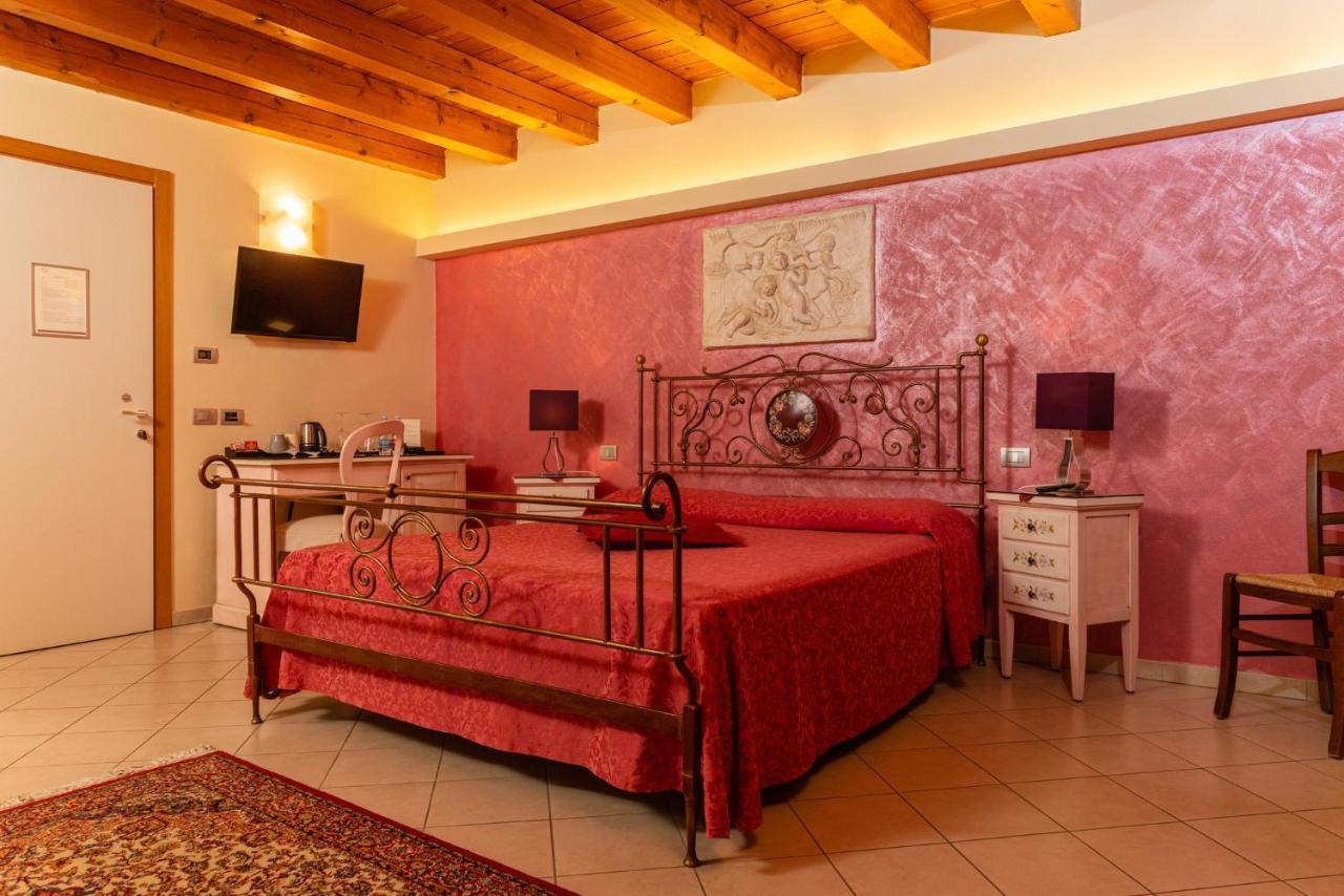 Agriturismo Dei Grippi Sona Luaran gambar